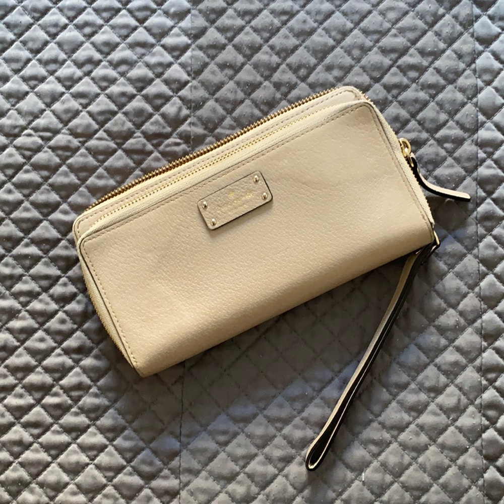 Kate Spade Carryall Wristlet/Wallet